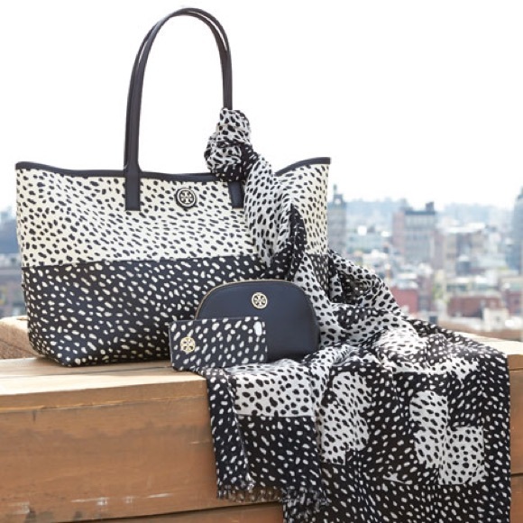 Look! 👀 - Picture 5 of 7